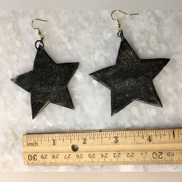 Large Black Stars with gold glitter accents handcrafted statement earrings ✨⭐️🖤 - Picture 5 of 13